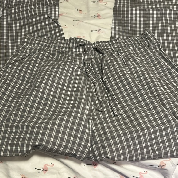 Old Navy Gray Plaid Pajama Pants - Medium - Picture 2 of 4